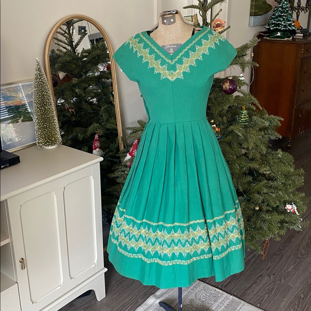 Vintage 1950s Embroidered Patio Dress